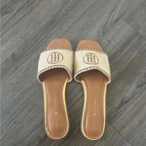 Tommy Hilfiger Women's Tan Slide Sandals